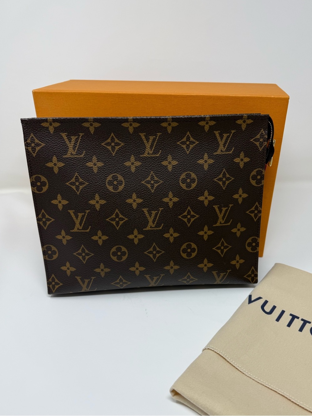 Louis Vuitton Toiletry Pouch 26 Monogram Canvas Cosmetic Clutch